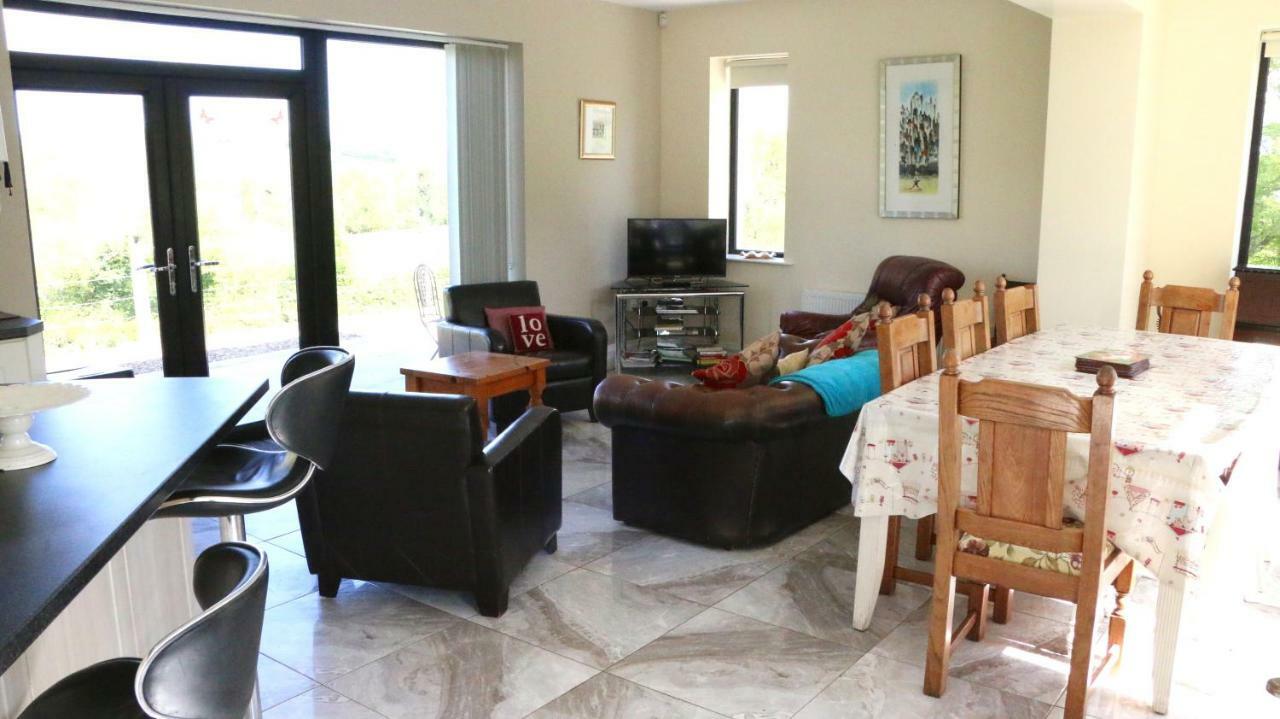 מונהאן Emy Lakehouse - Near Castle Leslie, Glaslough מראה חיצוני תמונה